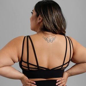 BuffBunny Monarch Sports Bra size Large in Black